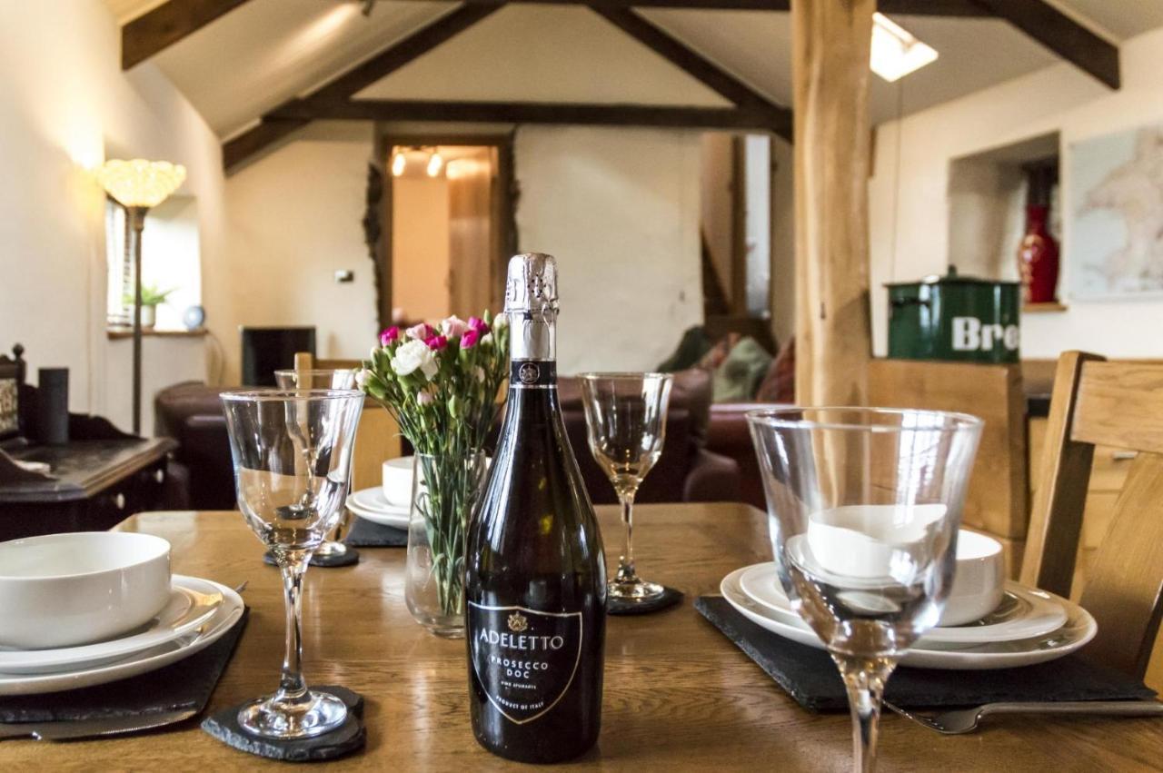 Foxglove - Luxurious Barn Conversion - Blossom Farm Johnston Dış mekan fotoğraf